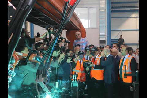Turkey’s Minister of Transport & Infrastructure Mehmet Cahit Turhan officially opened an aluminium bodyshell production facility at the Tüvasaş factory in Adapazarı on June 19.